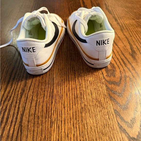 Nike White and Gold Sneakers with Black Logo - Picture 6 of 6